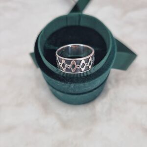 Aranys Masivní stříbrný prsten s patinou, 67 02450