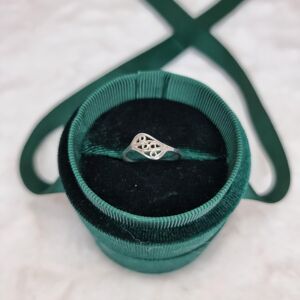 Aranys Jemný stříbrný prsten s motivem vlnky, 51 02449